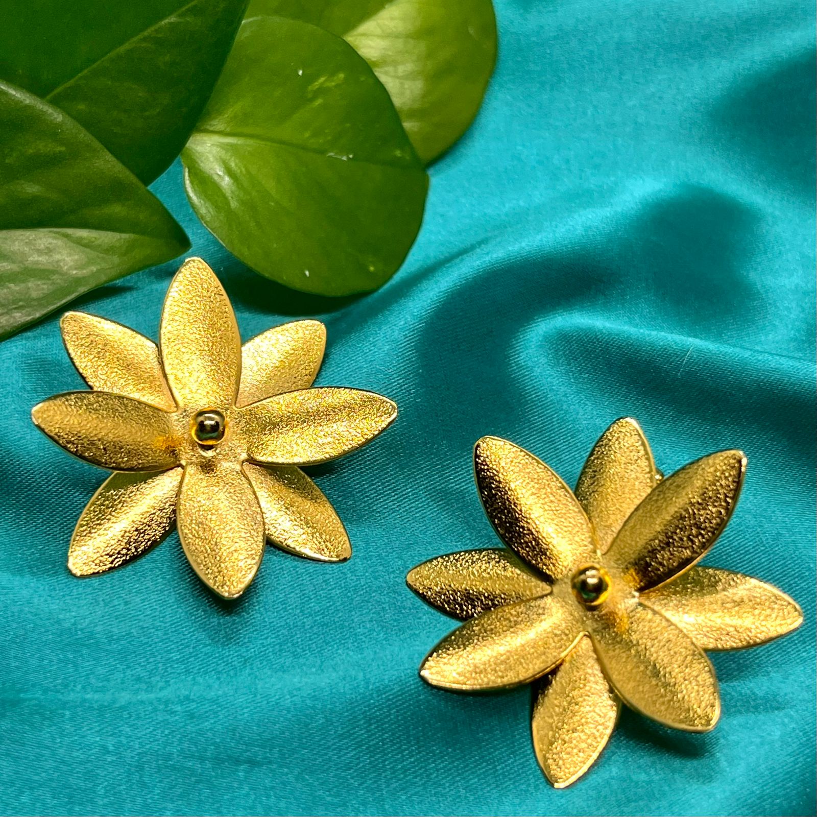 ARETES FLOR DE LOTO - Image 1
