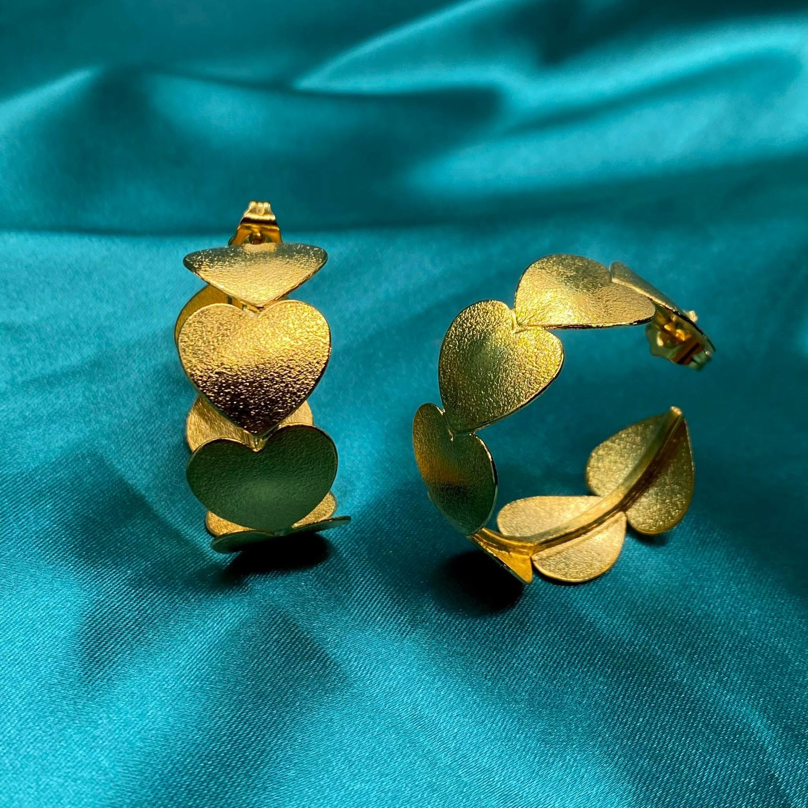 ARETES AROS DE CORAZÓN - Image 1