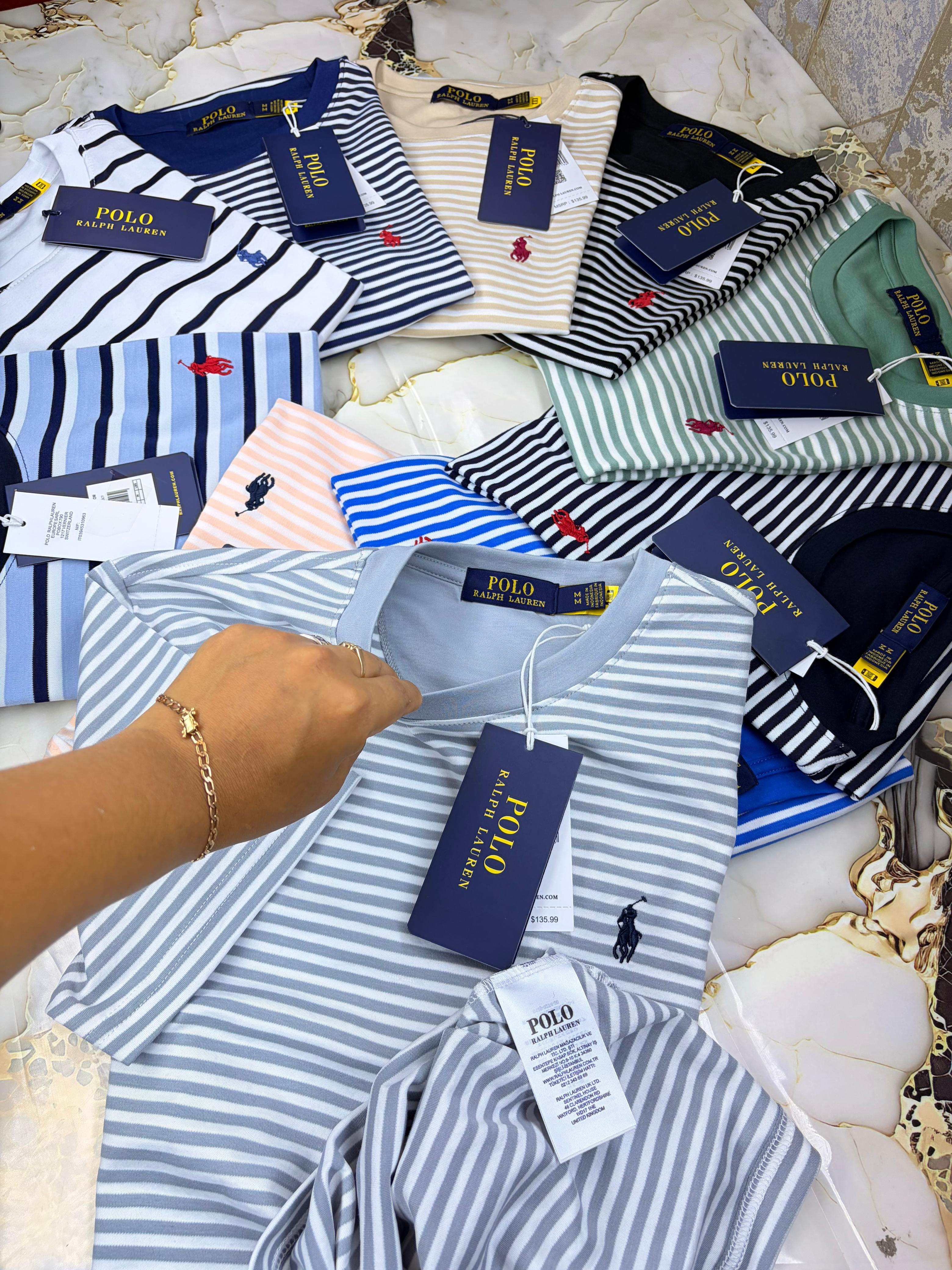 Polo Ralph Lauren a rayas – Estilo urbano y elegante - Image 2