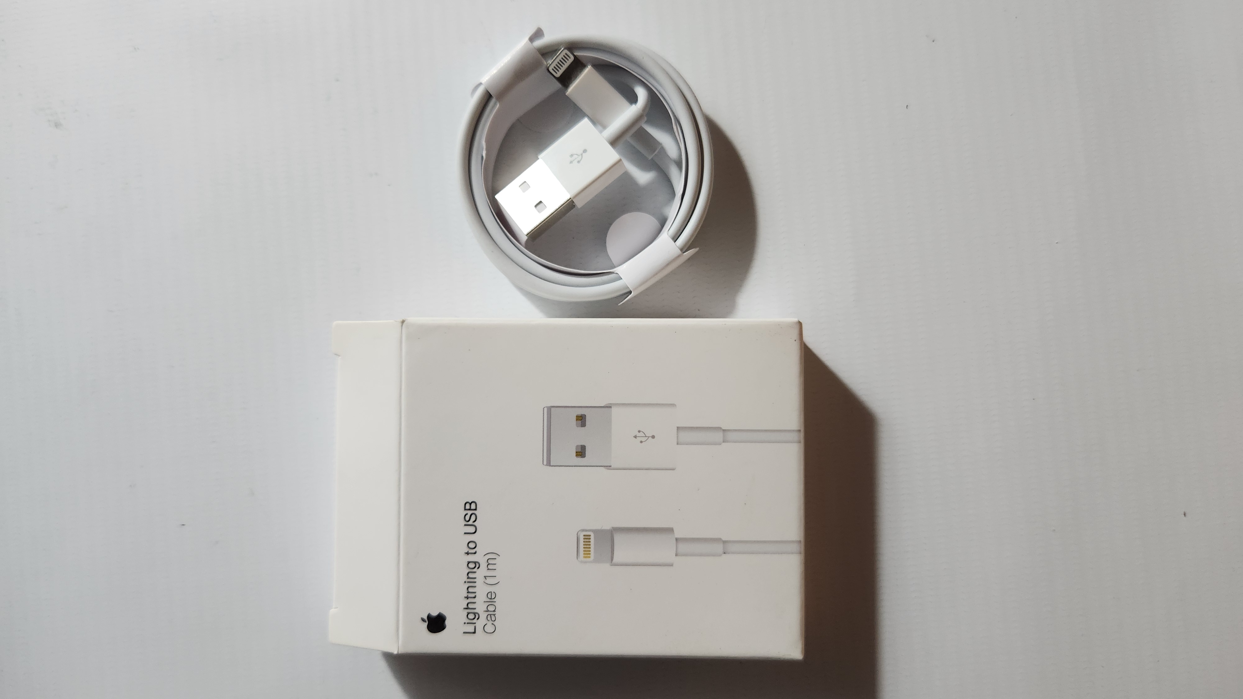 Cable USB a Lightning | 1 Metro - Image 2