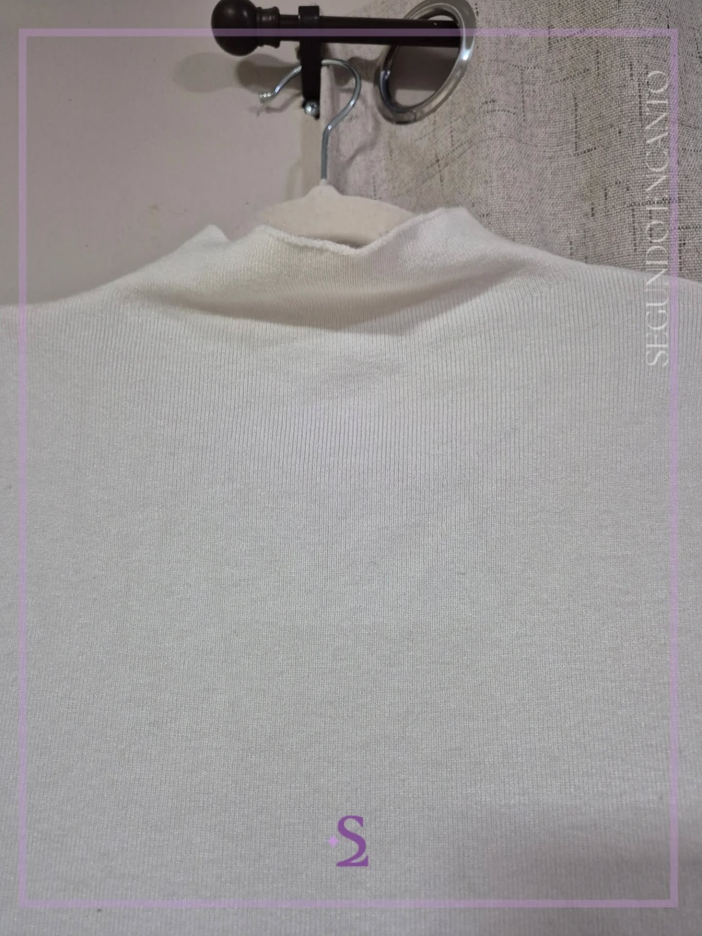 Blusa blanca cuello alto L - Image 2