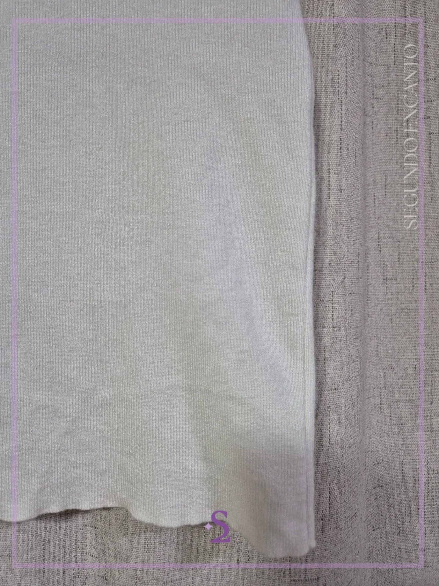 Blusa blanca cuello alto L - Image 3