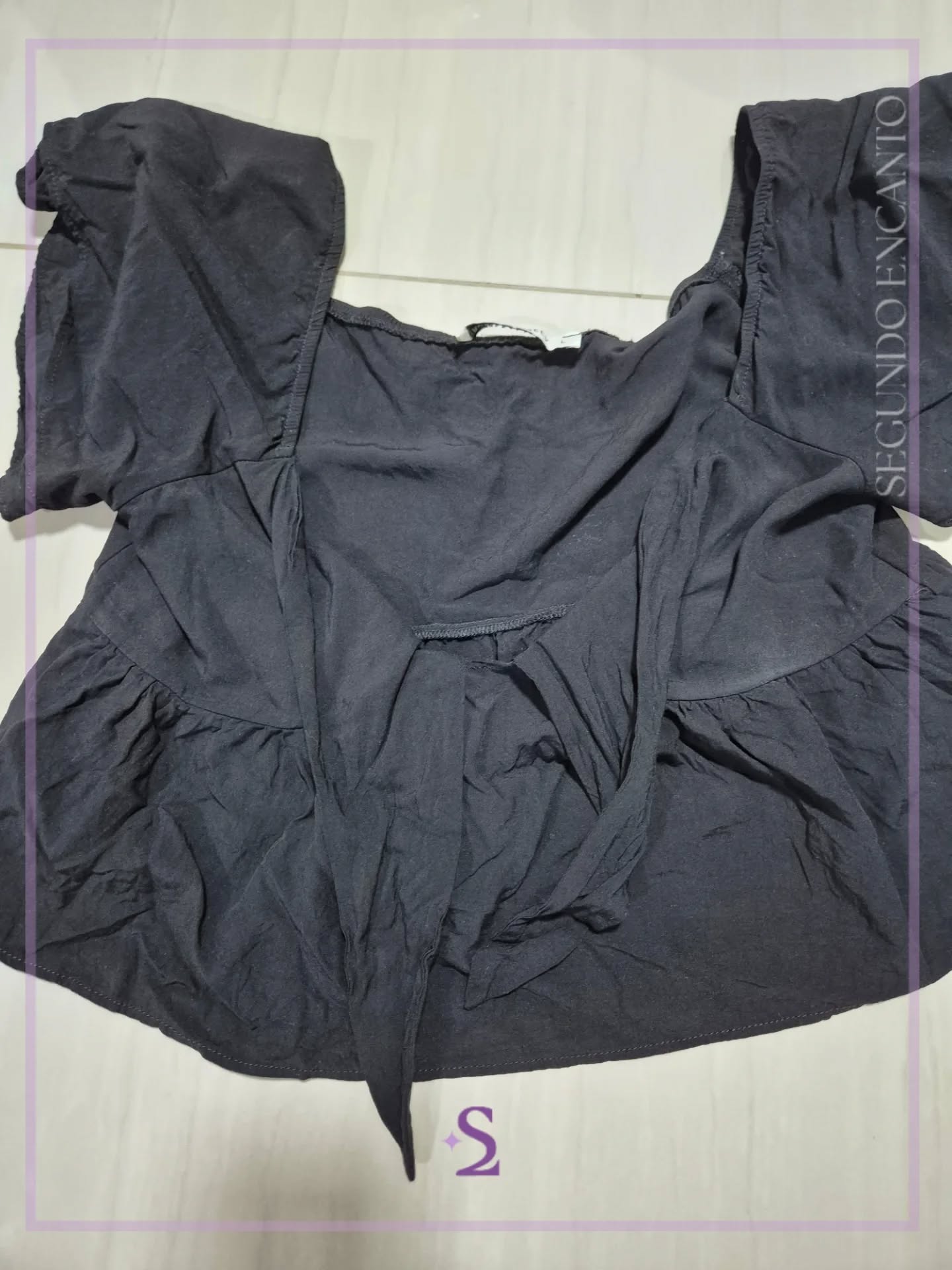 Blusa negra con escote M/L - Image 1