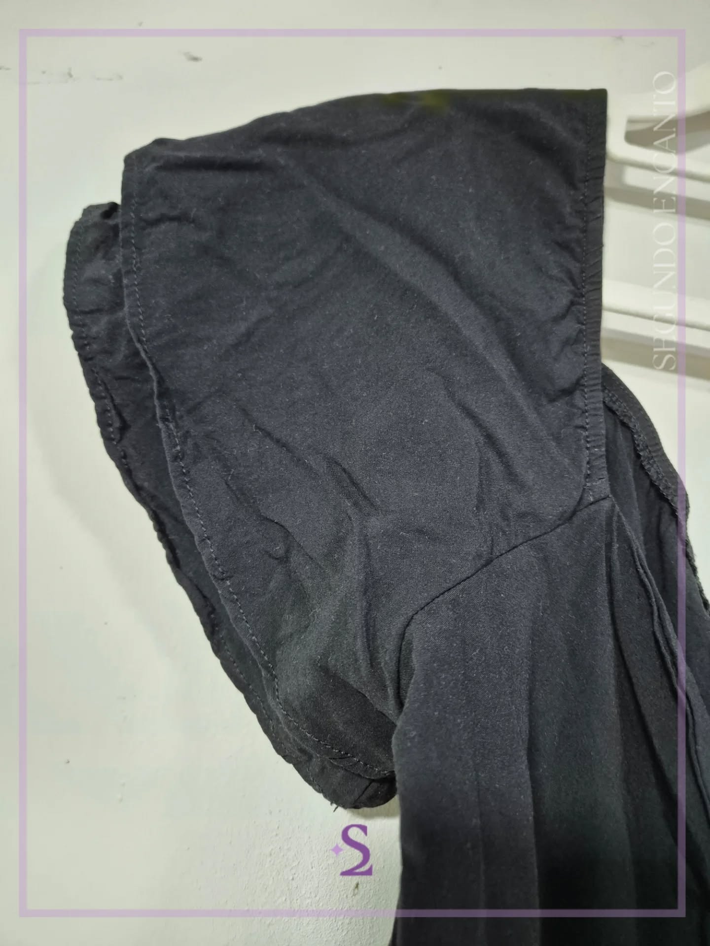 Blusa negra con escote M/L - Image 2