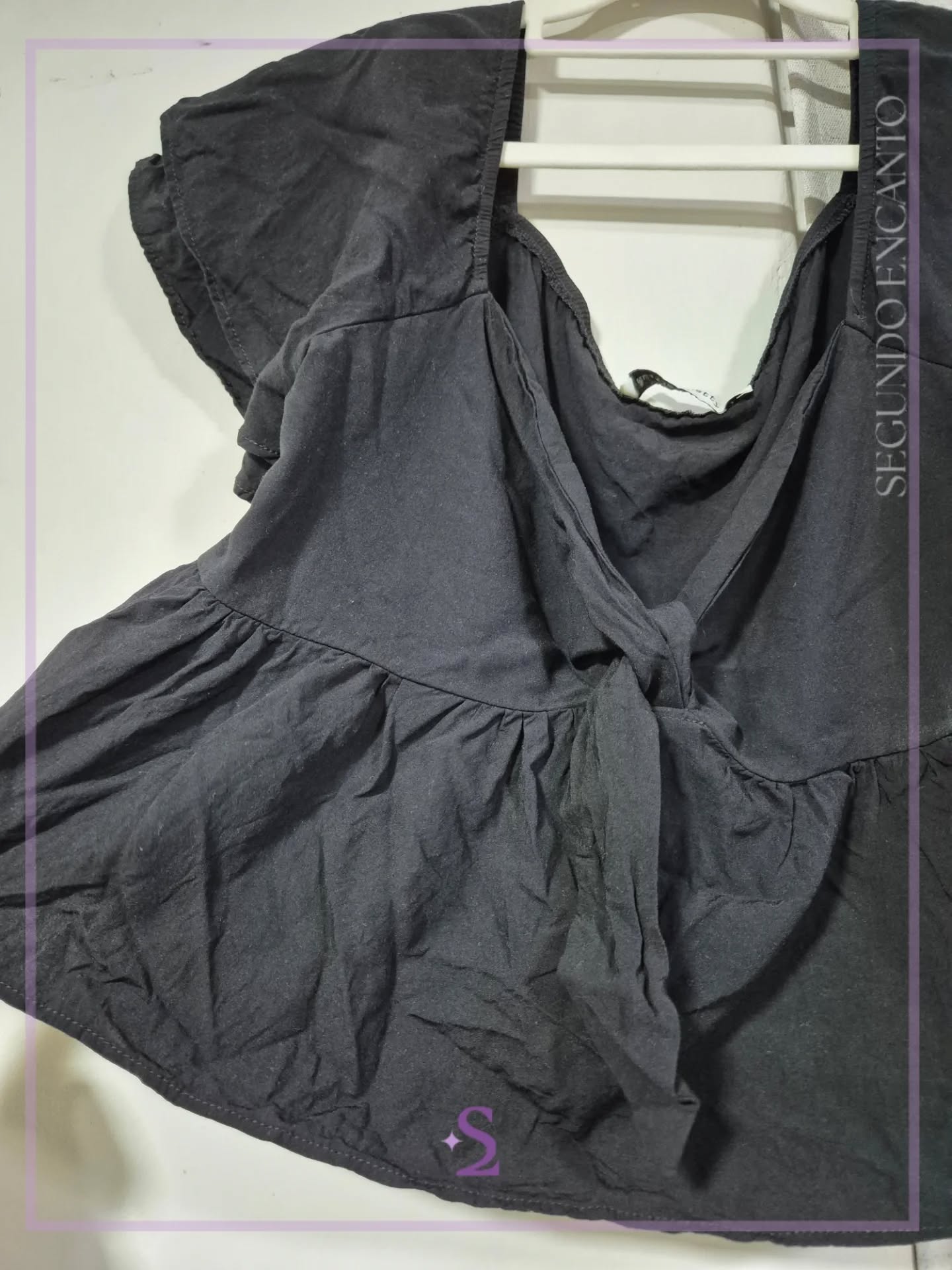 Blusa negra con escote M/L - Image 3