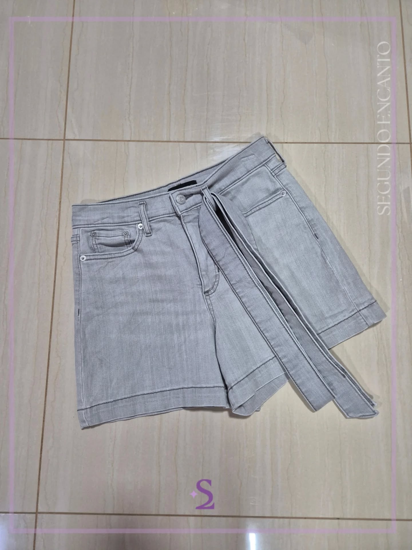 Short gris mezclilla con cinturon talla 27/4 M - Image 1