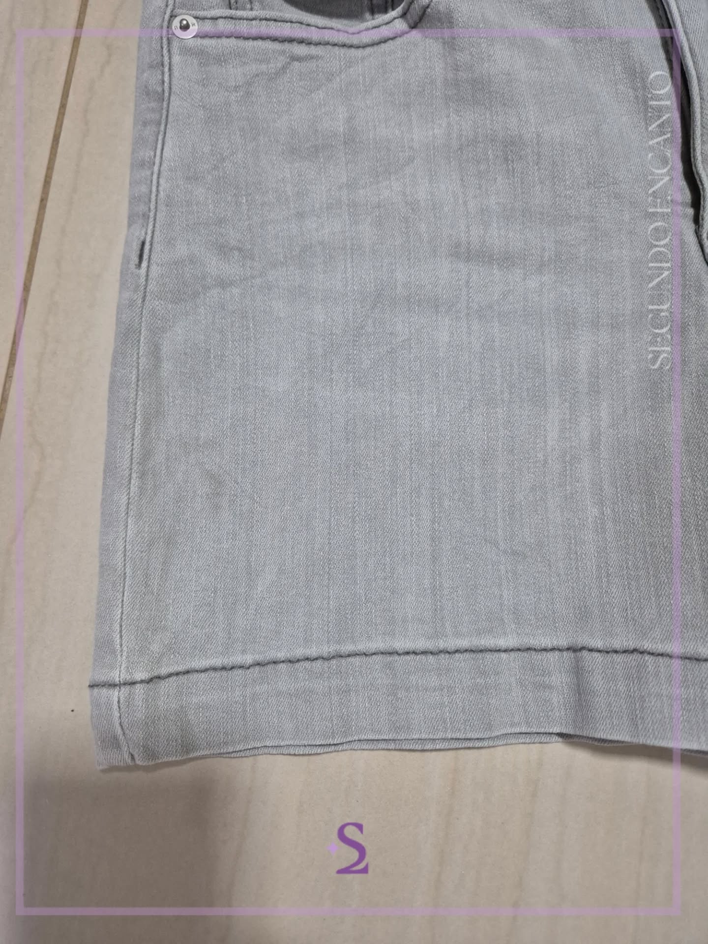 Short gris mezclilla con cinturon talla 27/4 M - Image 6