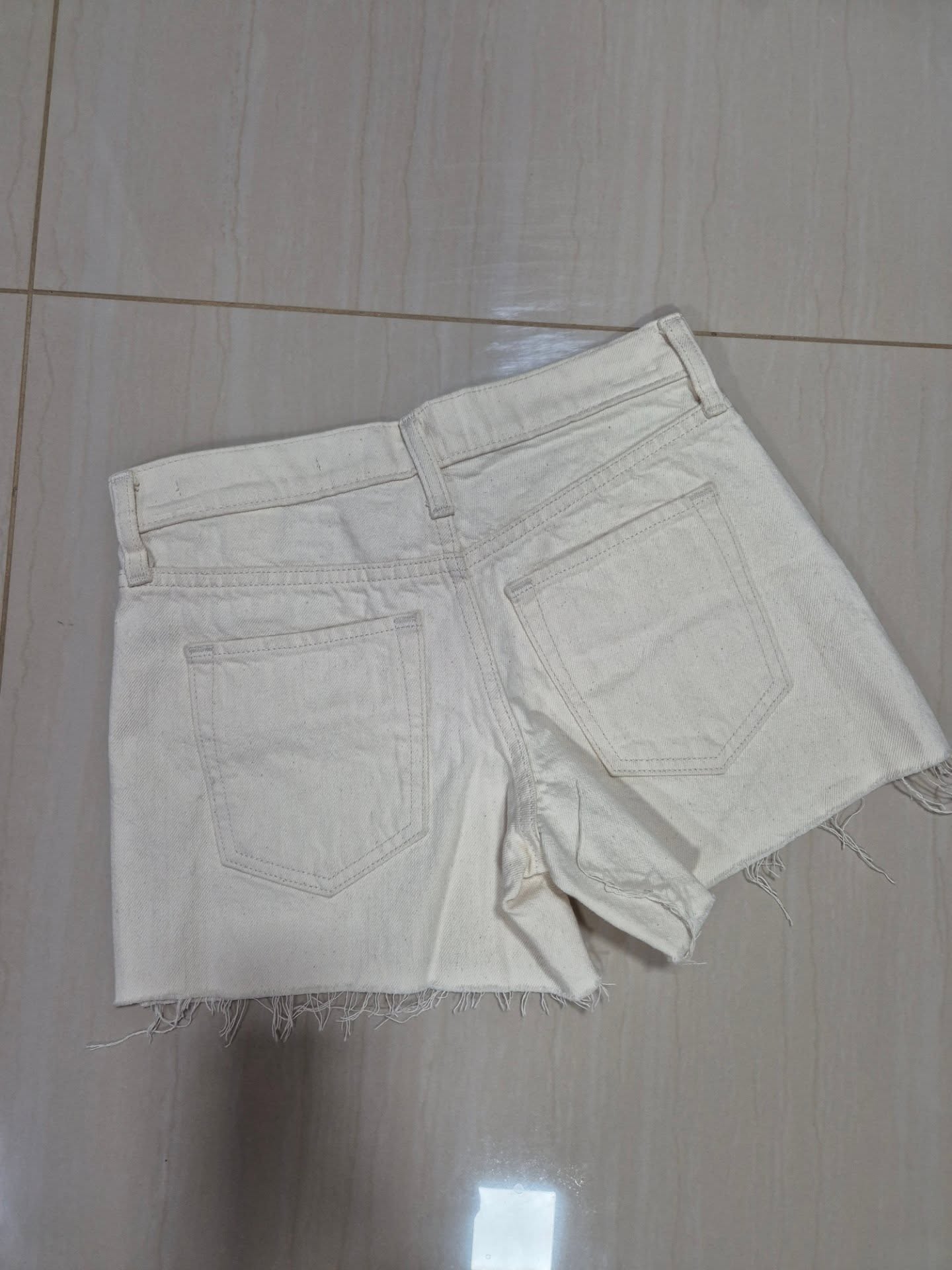 Short blanco Banana Republic talla 24 s - Image 4