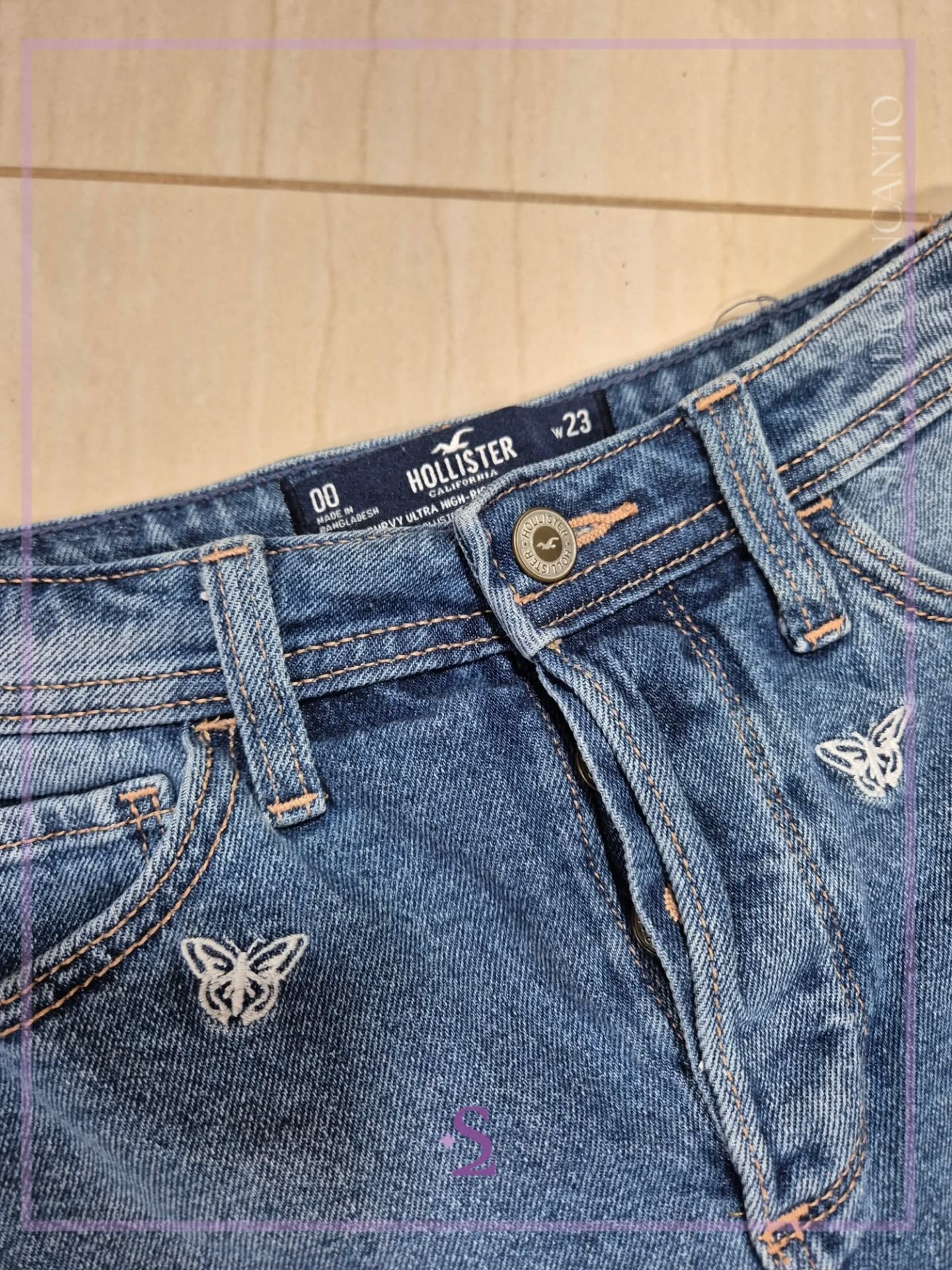 Short denim con mariposas bordadas w23 como XS - Image 4