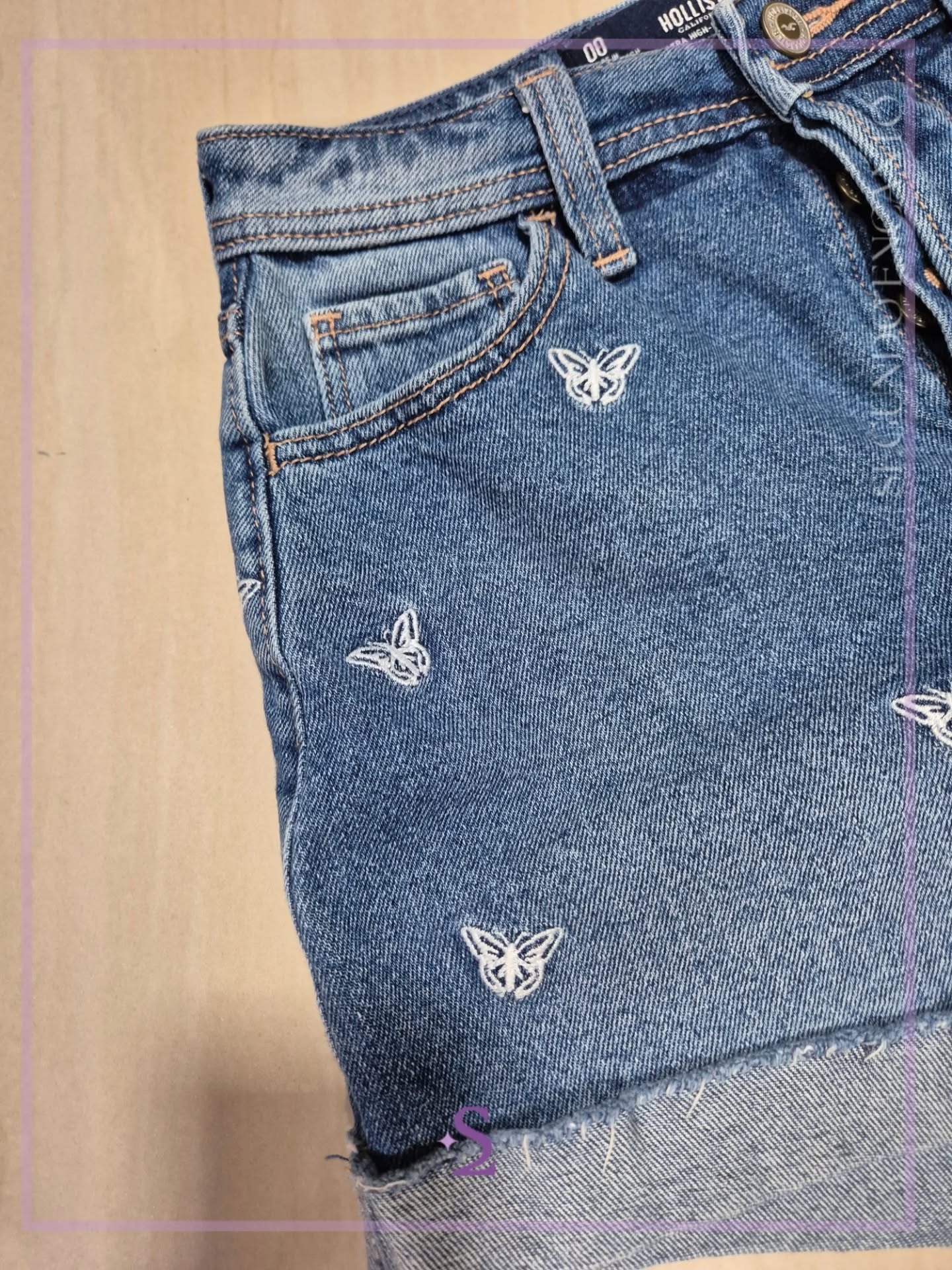 Short denim con mariposas bordadas w23 como XS - Image 7