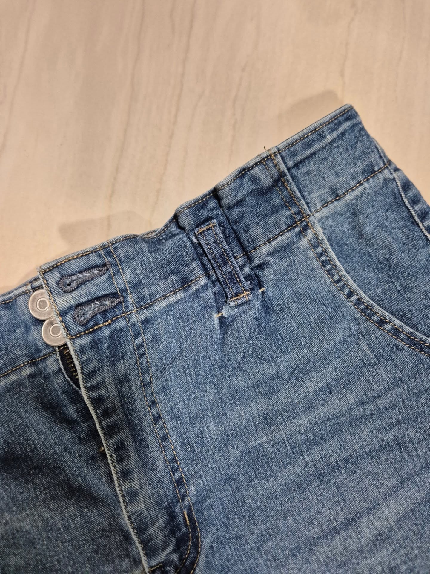 Denim short con pinzas L - Image 4