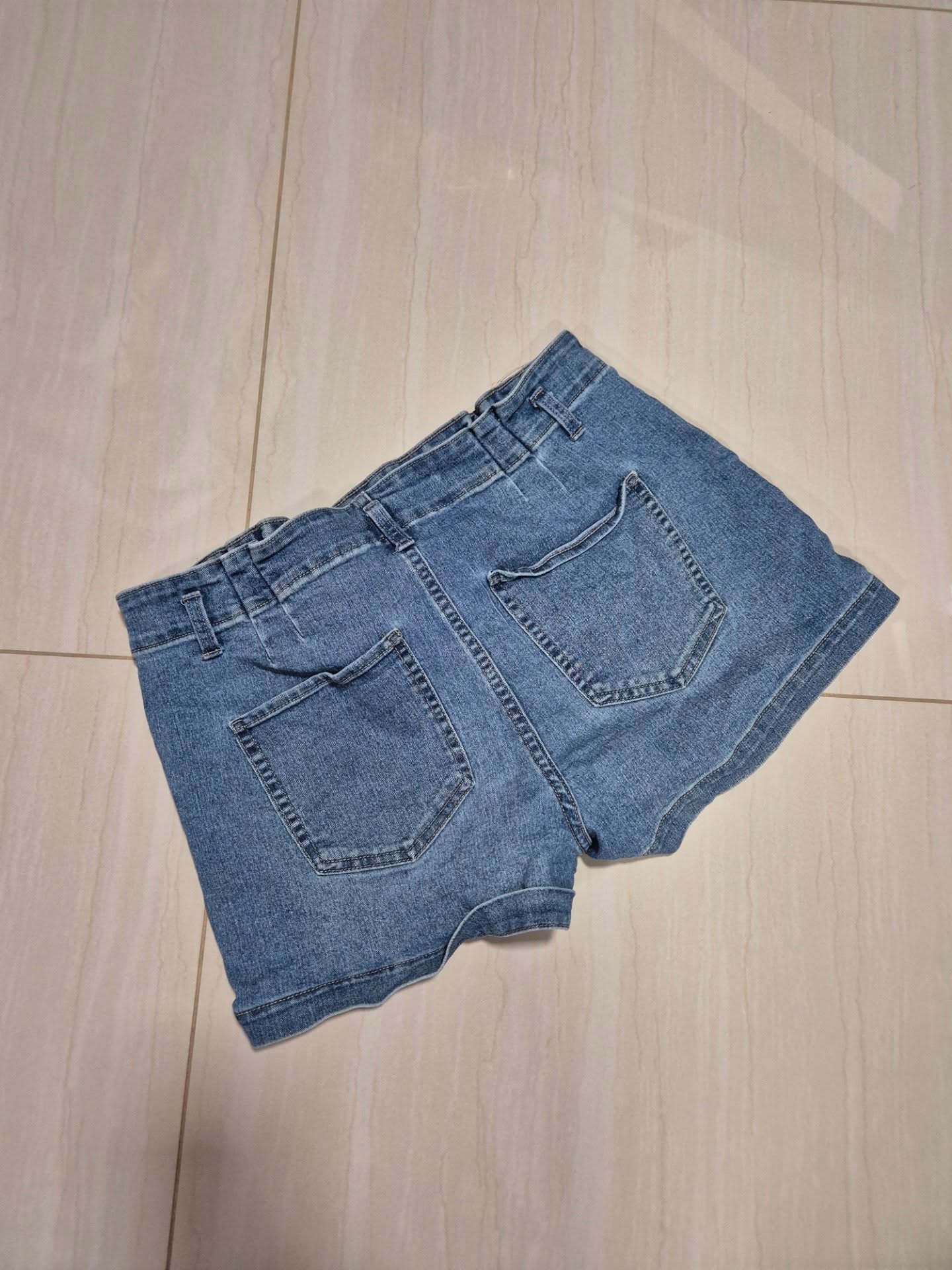 Denim short con pinzas L - Image 5