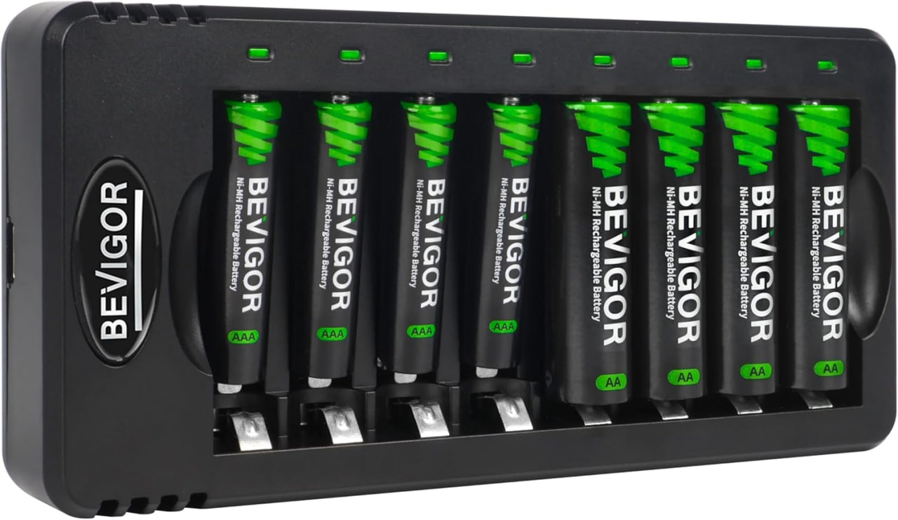 Cargador inteligente BEVIGOR de 8 compartimentos con 8 baterias recargables incluidas(4AAA+4AA) - Image 1