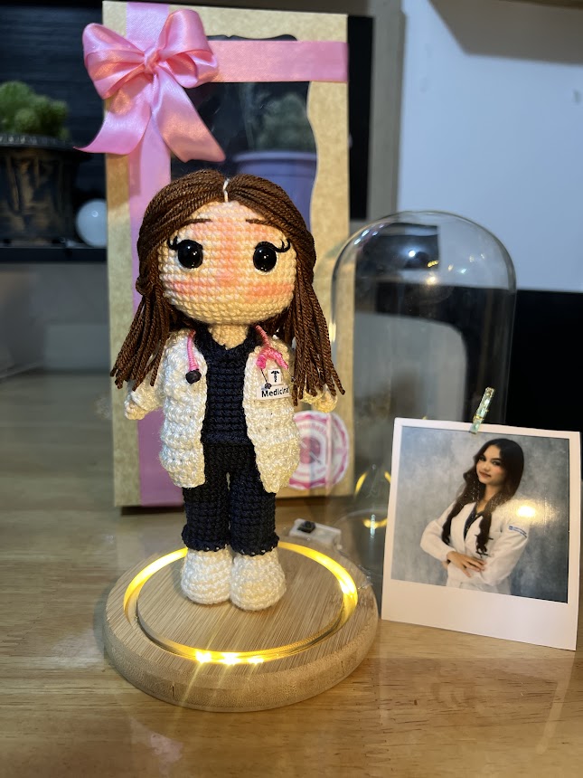Doctora Personalizada en cúpula - Image 2