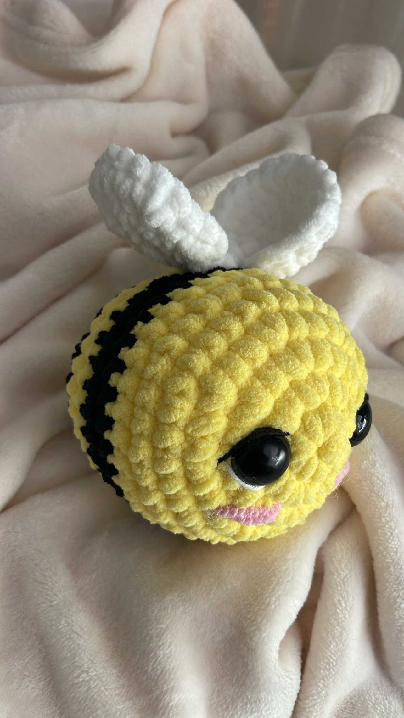 Abeja 🐝 - Image 1