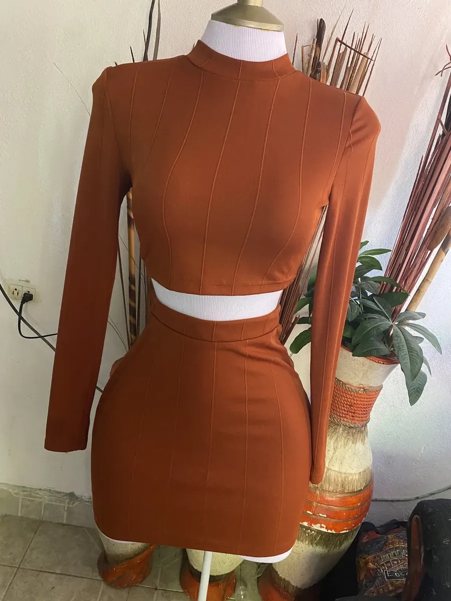Maniquí Femenino 3/4 Tipo Buchón con Base Resistente | Negro/Blanco/Gris - Image 6
