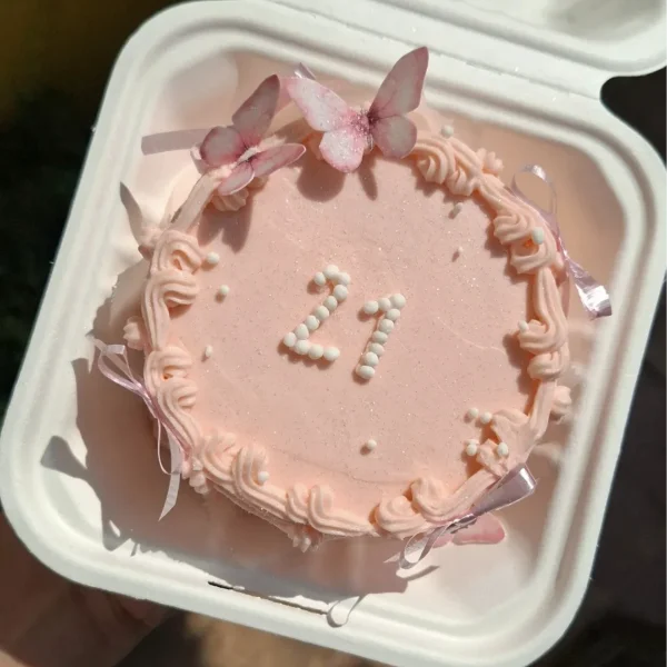 LUNCHBOX CAKE - Image 1