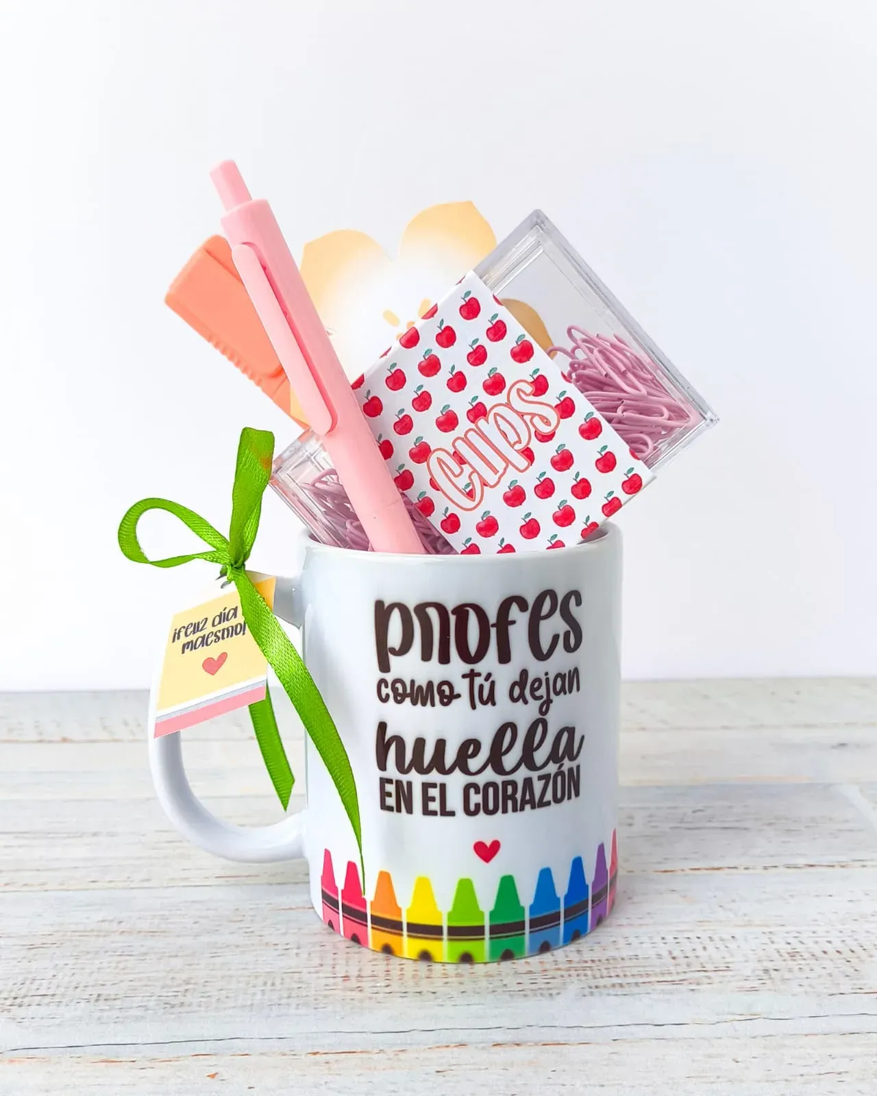 Kit Teacher Super Essentials - Taza + clips + resaltador