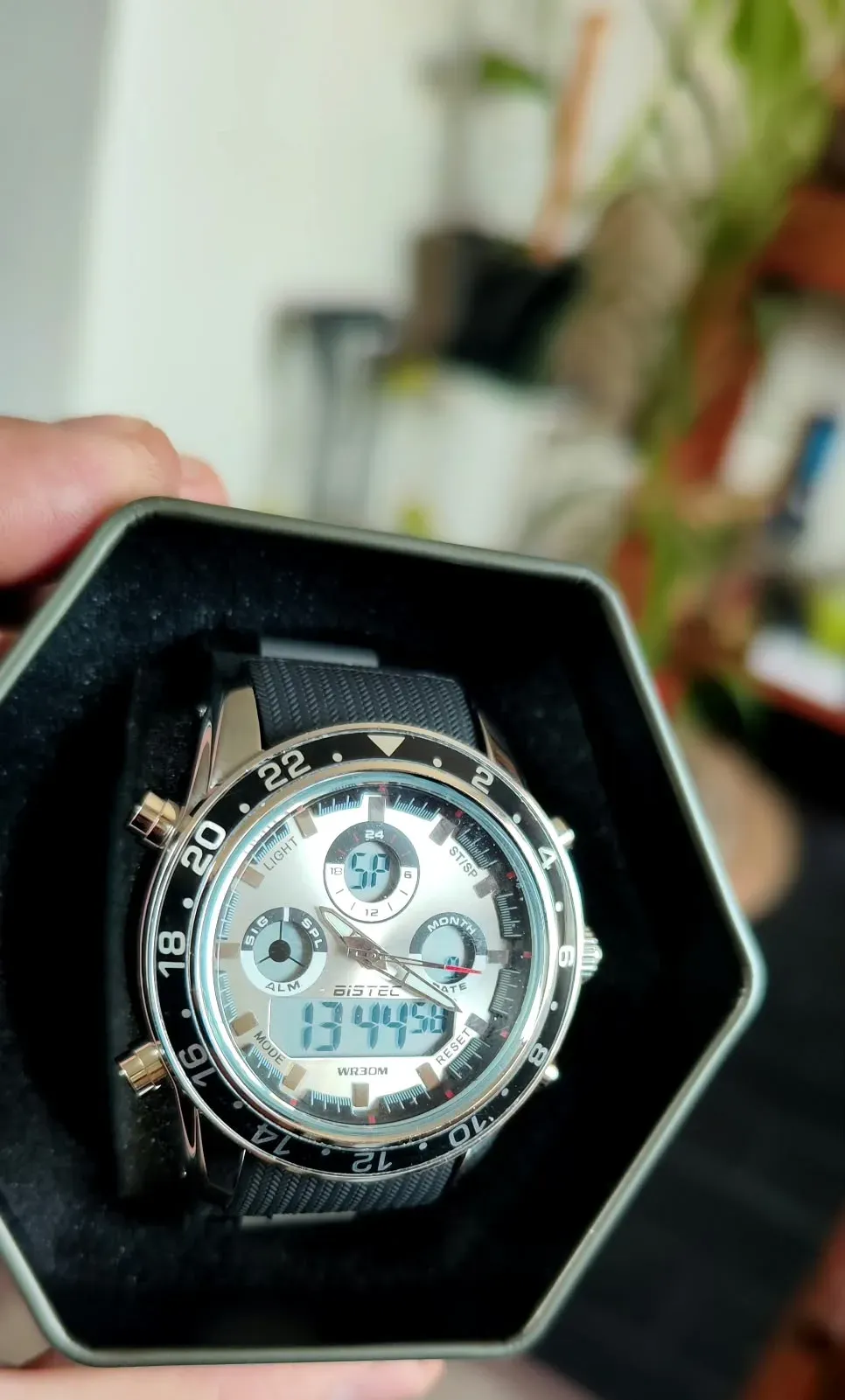 Reloj Bistec Dual Time – Dial Plateado & Bisel 24H (Estilo Deportivo Ejecutivo)