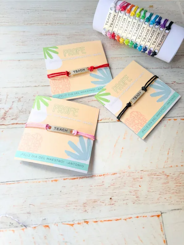 Pulseras dije “Teach” - imagen 1