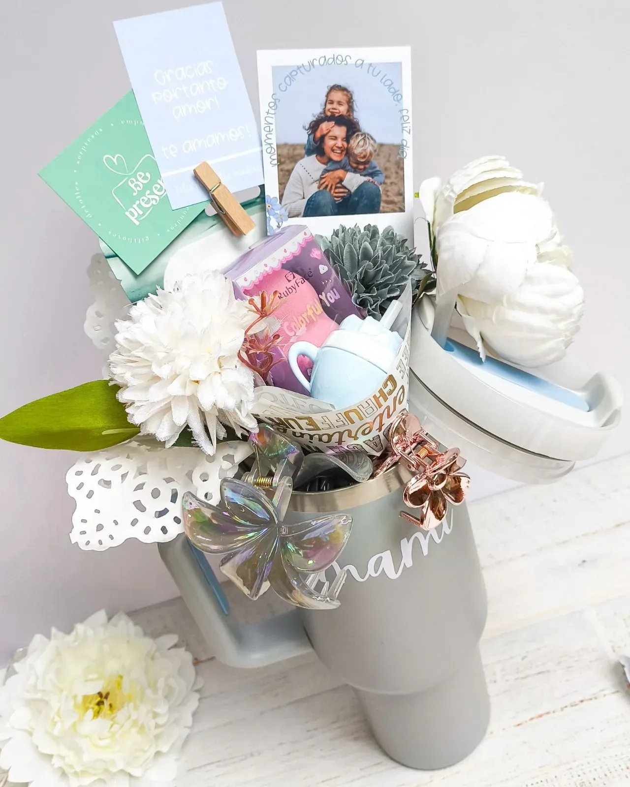 Encanto en gris - Quencher + productos belleza - Image 2