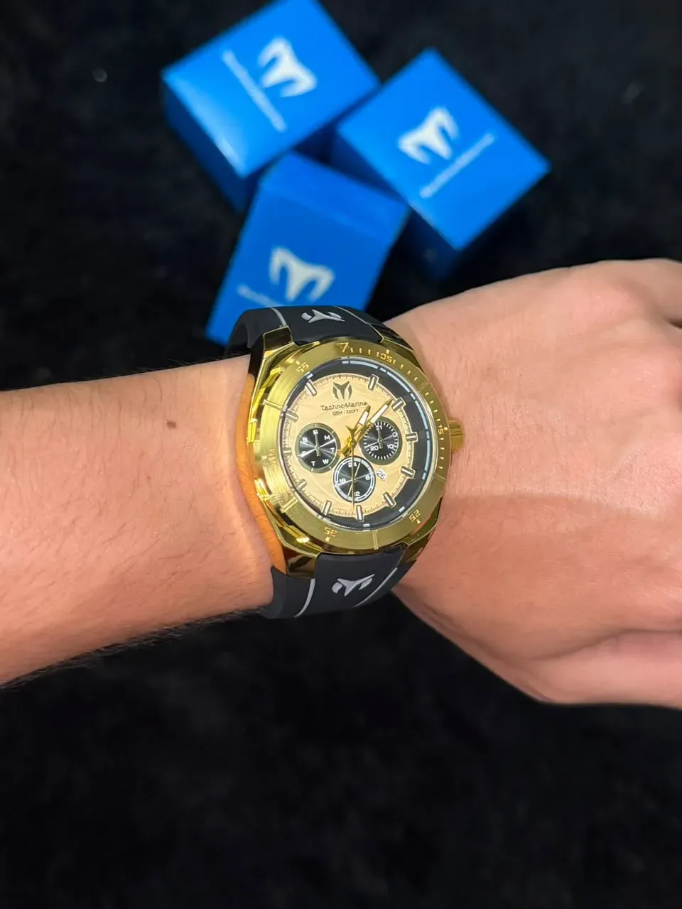 Technomarine Tech dorado - Image 1