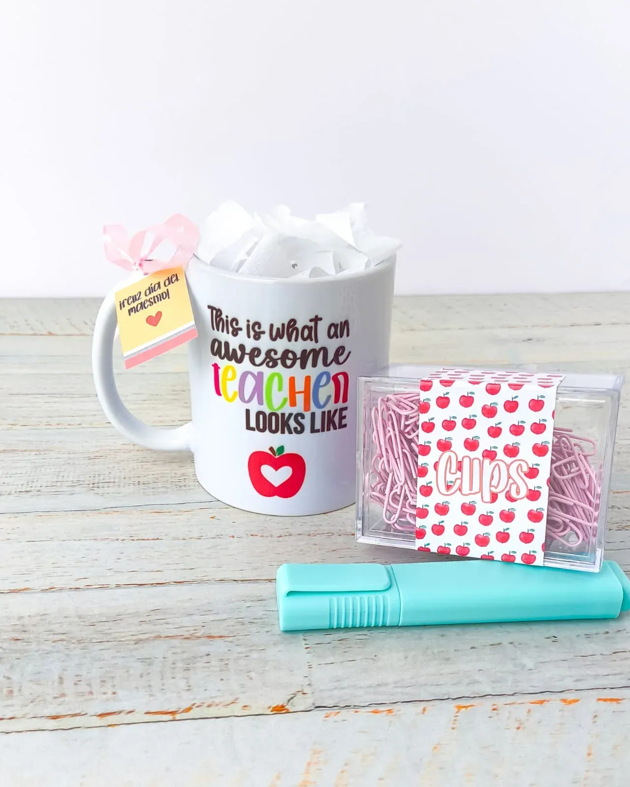 Kit Teacher Essentials - taza + clips + resaltador - Image 2