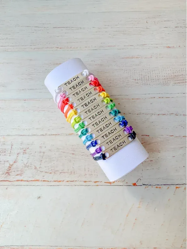 Pulseras dije “Teach” - imagen 2