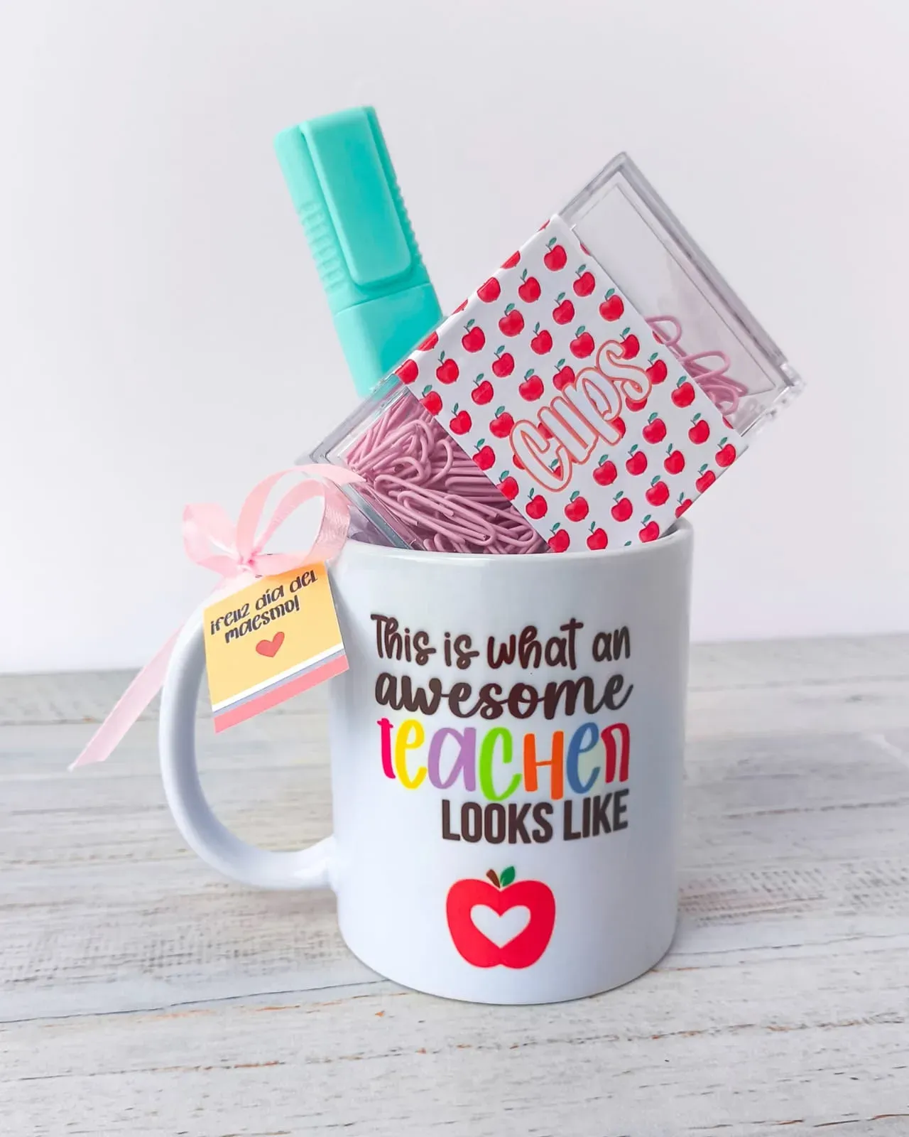 Kit Teacher Essentials - taza + clips + resaltador - Image 1