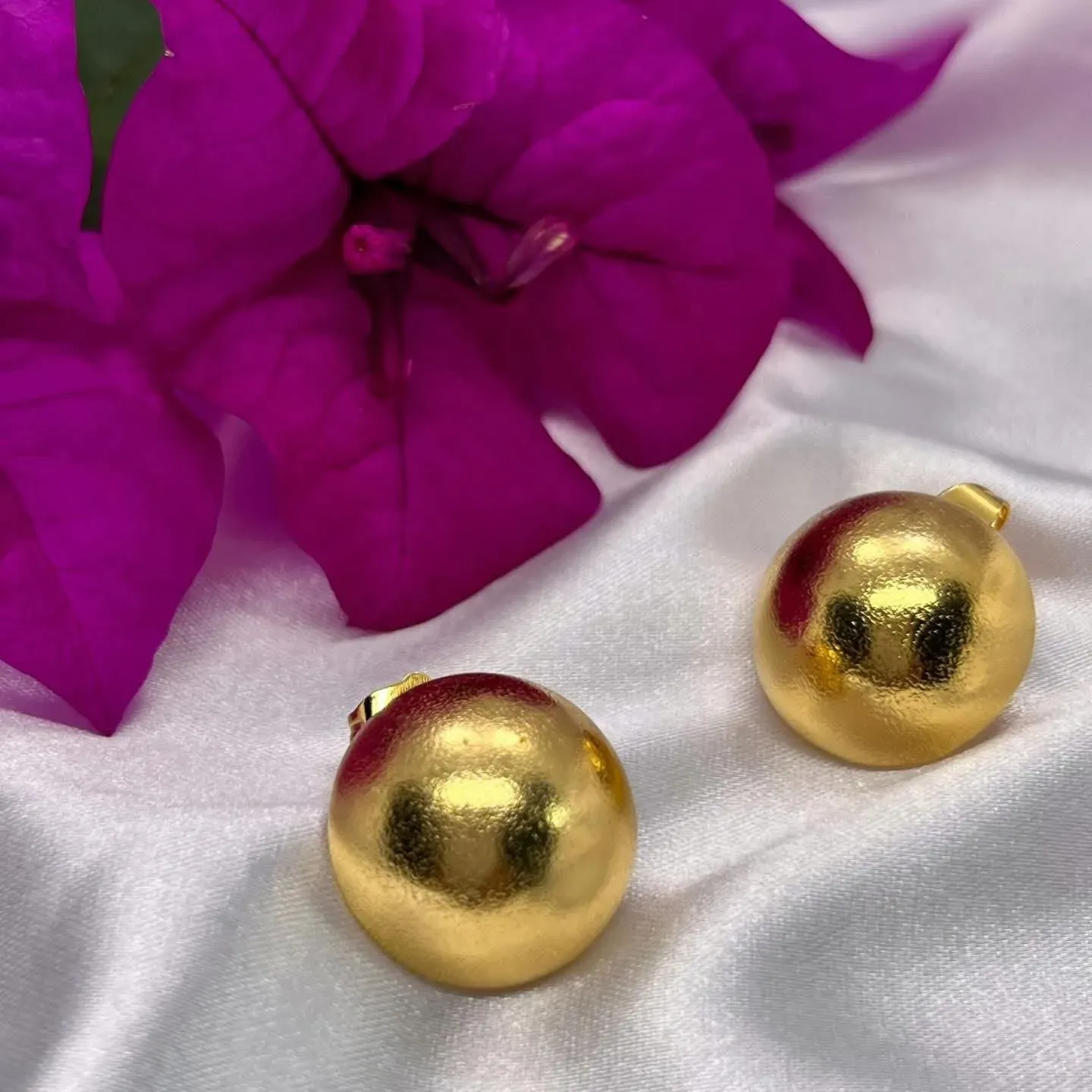 ARETES ESFERAS DORADAS - Image 1