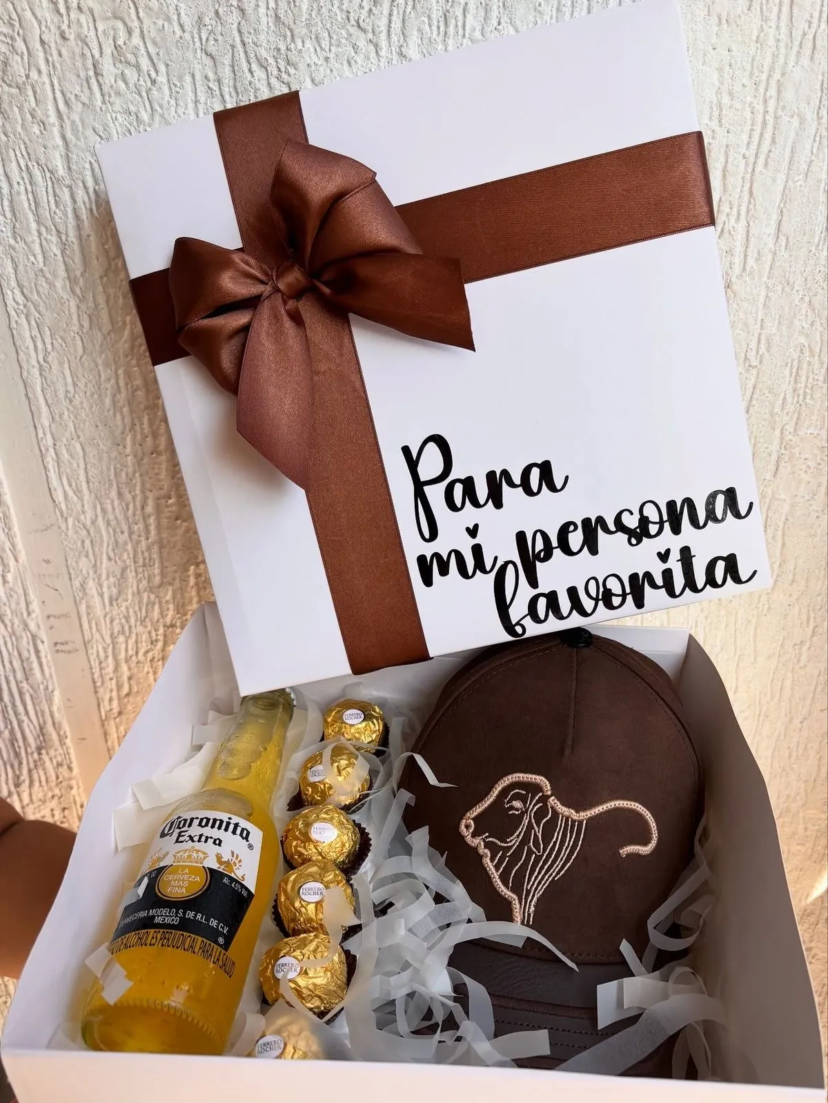 Caja con Gorra + Detalles